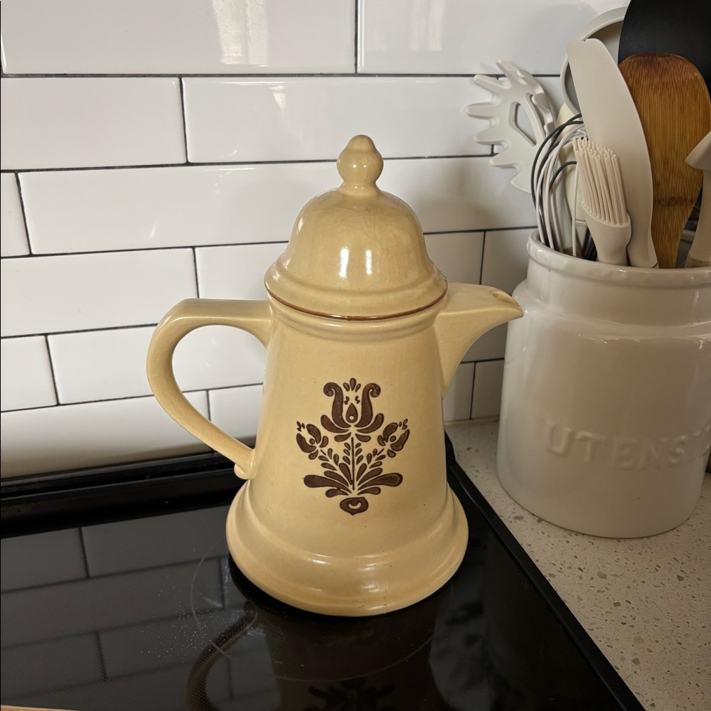 Vintage Pfaltzgraff Village stoneware coffee/teapot lid